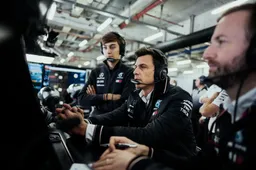 Russell had gesprek met Wolff na crash met Bottas: 'Toen wist ik wat ik fout had gedaan'