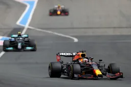 Brundle geniet van Verstappen in 'bloedstollend' spannende race: 'Waanzinnig om dit mee te maken'
