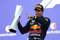Perez moest trofee inleveren na Baku: 'Die staat nu in de Red Bull-fabriek'