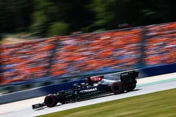 Ecclestone maakt zich hard voor hard motorgeluid: 'Duurzaamheid maakt de fans niets uit'