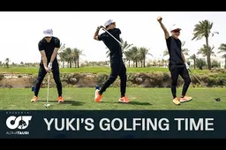 Video | Vloekend en schaterend over de golfbaan met Tsunoda