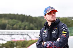 Verstappen ziet nadeel tegenover Mercedes: 'Maakt ook niks uit of het gaat regenen'