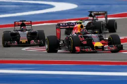 Kvyat zag wissel met Verstappen al aankomen: 'Had al het idee dat er iets aan de hand was'