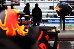 Doornbos ziet 'nieuwe ingrediënten' in titeljaar Verstappen: 'Het wordt hem niet makkelijk gemaakt'
