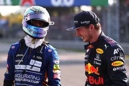 Ricciardo: 'Verstappen is competitief, hij bewaart de gevechten voor op de baan'