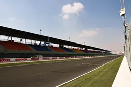 Verslag VT1 | Verstappen neemt het voortouw, Hamilton blijft haken op zeven tienden