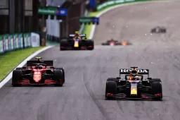 Update startopstelling: Raikkonen start uit de pitstraat na wissel achtervleugel