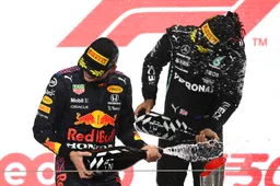 Verstappen: 'Ik hoef geen zwaktes te vinden bij Hamilton'