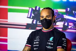 Hamilton ziet nu al grote uitdager in Ferrari: 'Afwachten om te zien hoe ver ze voorlopen'