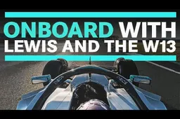 Video | Hamiltons eerste meters op Silverstone in de Mercedes W13