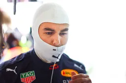 Pérez teleurgesteld over de boordradio: 'Jullie hielpen Verstappen eerder wel, kom op'