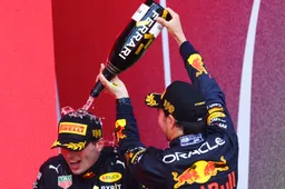 Pérez bewondert Verstappen: 'Zonder twijfel één van de beste in de geschiedenis van F1'