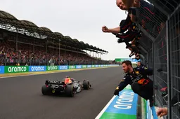 Verstappen mag dit jaar met kop en schouders boven hem uitsteken, maar Hamilton is de koning van Hongarije
