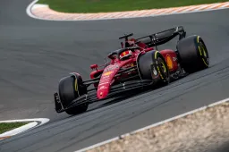 Verslag VT2 | Leclerc sluit weinigzeggende tweede sessie als snelste af