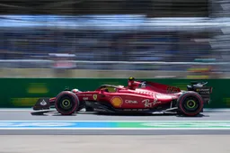 Sainz acht kans op zege klein: 'Verstappen in alle omstandigheden sterk'