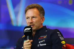 Horner wil Verstappen bedanken: 'Daardoor staan we als team op eerste startrij'