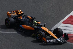Norris zeer kritisch op McLaren: 'Hadden met zulke onderdelen het seizoen moeten beginnen'