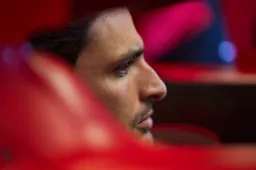 Sainz roept Ferrari op tot conceptwijziging: 'Red Bull heeft overal een duidelijk voordeel'