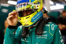 Alonso 'niet op eigen kracht' titelkandidaat: 'Alleen als Red Bull problemen blijft houden'