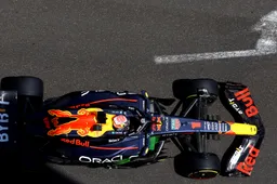 Boordradio's VT1 & kwalificatie | Zon belemmerde zicht Verstappen: 'Het is gewoon irritant'