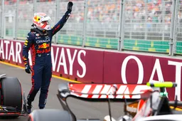 Verstappen wint GP Australië achter de safetycar na drie rode vlaggen en veel chaos