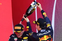 Hill: 'Verstappen heeft laten zien dat hij echt ver boven Pérez en de rest van het veld staat'