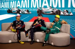 Pérez is niet langer de grootste uitdager van Verstappen: 'Alonso begint druk op Verstappen te zetten'