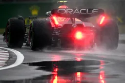 Horner prijst Verstappens prestaties tijdens kletsnatte VT3: ‘Hij vond al snel een ritme’