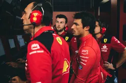 Sainz blijft hoopvol, maar is veeleisend voor zijn team: 'Blij met het resultaat, niet met onze snelheid'