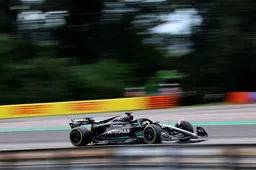 Russell ziet McLaren flinke progressie boeken: 'Maar onze focus ligt op Red Bull'