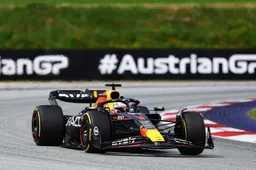 Albers genoot van hanengevecht: 'Verstappen gaf Pérez een pak op zijn sodemieter'