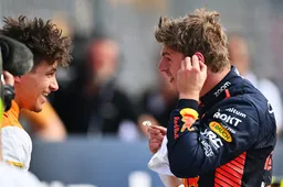Ondertussen in F1 | Norris breekt beker Verstappen tijdens podiumceremonie