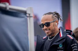 Hamilton haalt hard uit naar Marko en Red Bull: 'Compleet onacceptabel, maar ben niet verrast'
