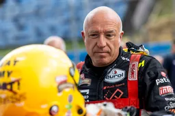 Coronel legt uit waarom Verstappen zo goed is: 'Na die tik kwam hij drie keer zo hard terug'