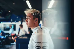 Albon maakt enorme groei door bij Williams: 'Hij heeft steeds meer vertrouwen'