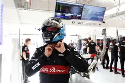 Bottas lovend over strategie in Qatar: 'Voelde wel gek om zo'n goede positie op te geven'