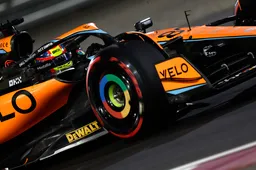 Norris richt pijlen op Ferrari en wijst naar Mercedes: 'Ze blijven fouten maken'