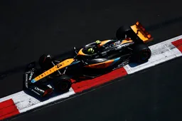 Stella nog geen idee waar hoge racetempo McLaren vandaan kwam: 'Moeten het als een puzzel in elkaar leggen'