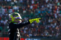 Hamilton snoepte een punt bij Verstappen weg: 'Daardoor kon hij zo'n goede rondetijd neerzetten'