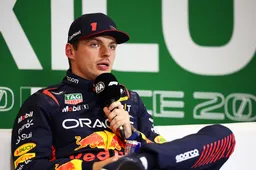 Verstappen verrast door verwijzing naar stewards: 'Snap niet hoe je daar iemand in de weg kan rijden'