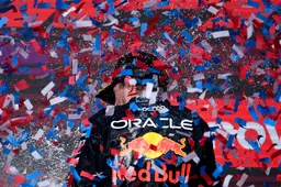 De race van Verstappen | Verstappens rapen waren gaar: 'Niet praten onder het remmen, fuck!'