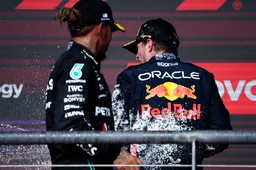 Hamilton ziet updates werken: 'Maar Red Bull zit gewoon te chillen met wat ze hebben!'