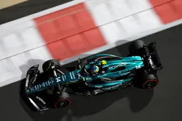 Aston Martin en Mercedes delen geen informatie: 'We hebben een strikte scheiding'