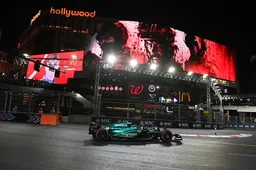 Dubbele punten voor Aston Martin: 'Dacht dat het voorbij was na bocht 1'