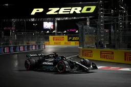 Dit seizoen vraagt veel van Mercedes: 'Toto ziet er verslagen uit'