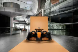 FOTO'S | McLaren toont nieuwe kleurstelling nu wel op daadwerkelijke 2024-auto