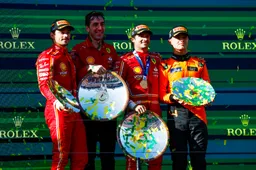 Leclerc moet teamgenoot Sainz voor zich dulden: 'Carlos heeft gewoonweg beter gepresteerd'