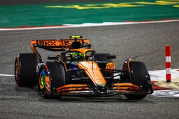 Norris met handen in het haar Saoedi-Arabië: 'Veel bochten waar ik me niet comfortabel voel'