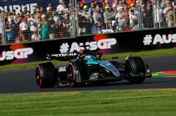 Hamilton laat zich niet kisten na uitvalbeurt: 'Gaan weer een fantastische dag tegemoet'