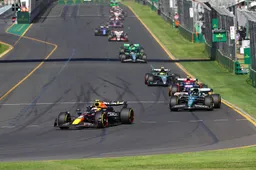 Wedstrijdleiding bekritiseerd: 'Dan hadden ze Schumacher en Verstappen elke race naar huis kunnen sturen'